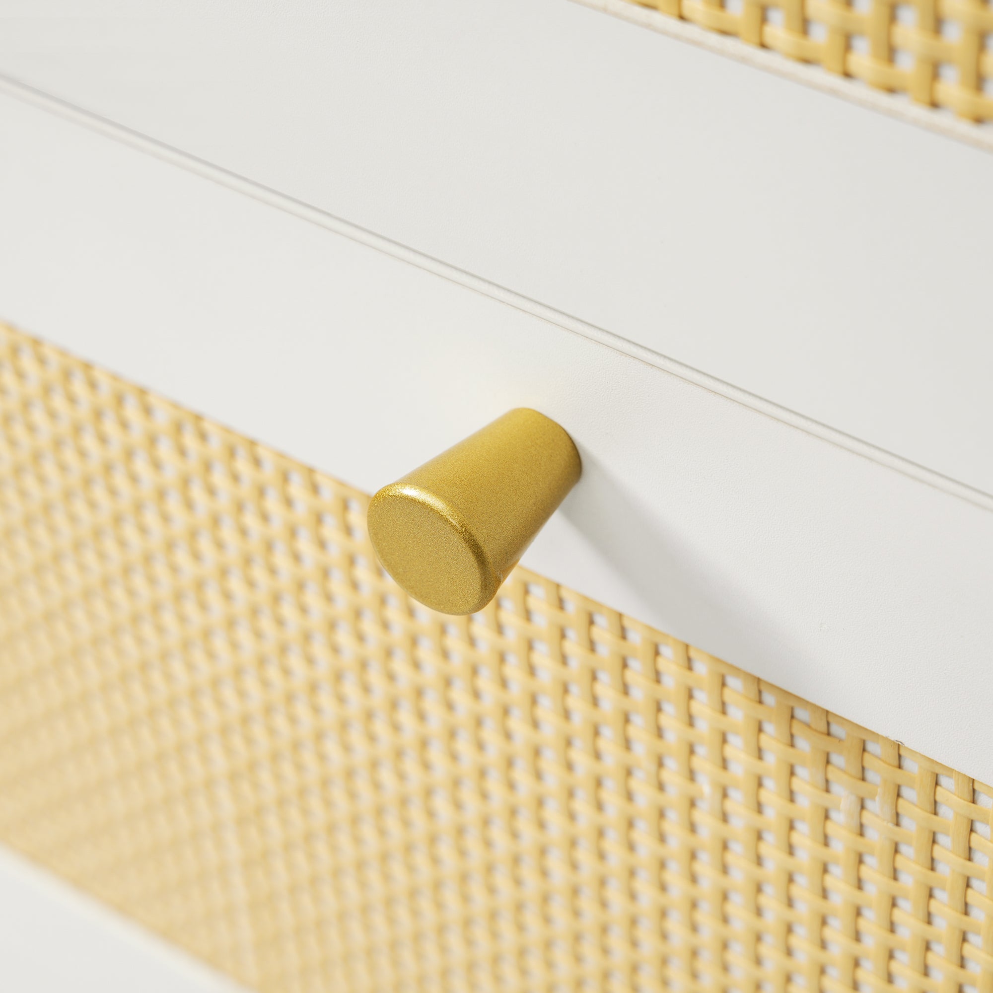 Logidon ladekast met rotan en gouden handgrepen wit 3 lades 1 deur