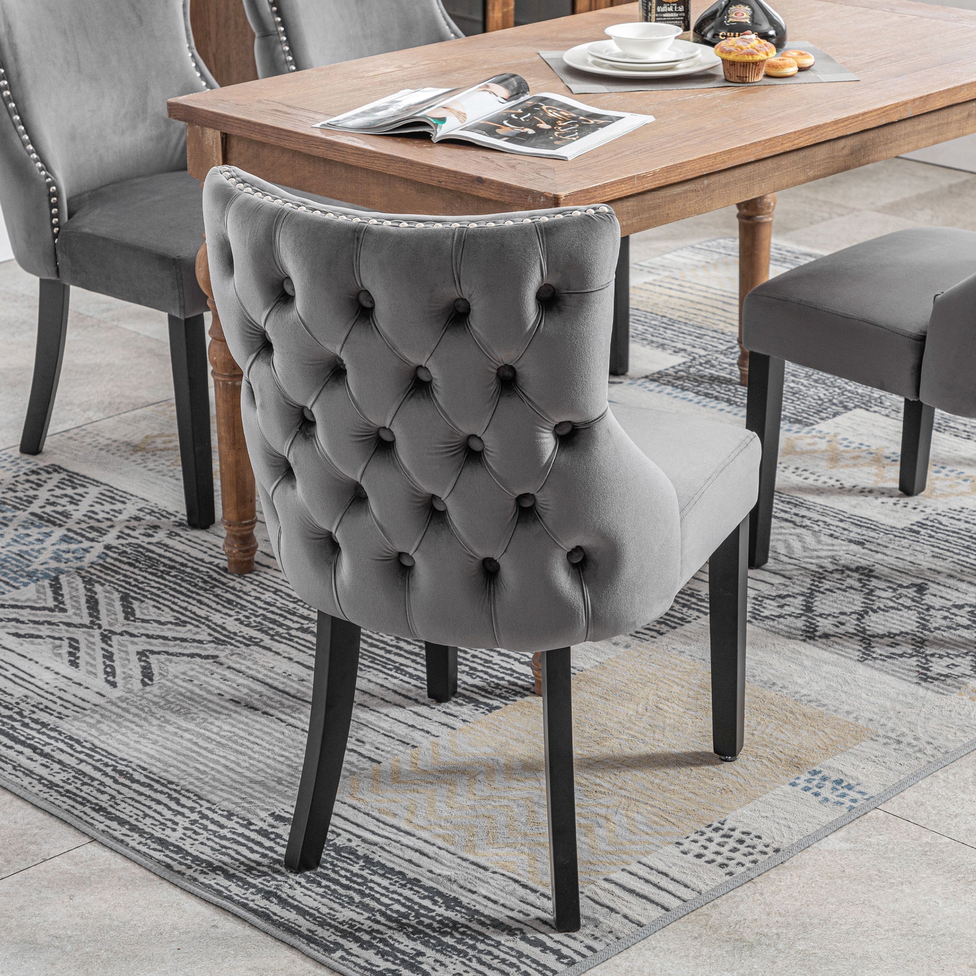 Logidon 12-poots stoel grijs fluwelen knoopsquilt massief houten frame set van 4