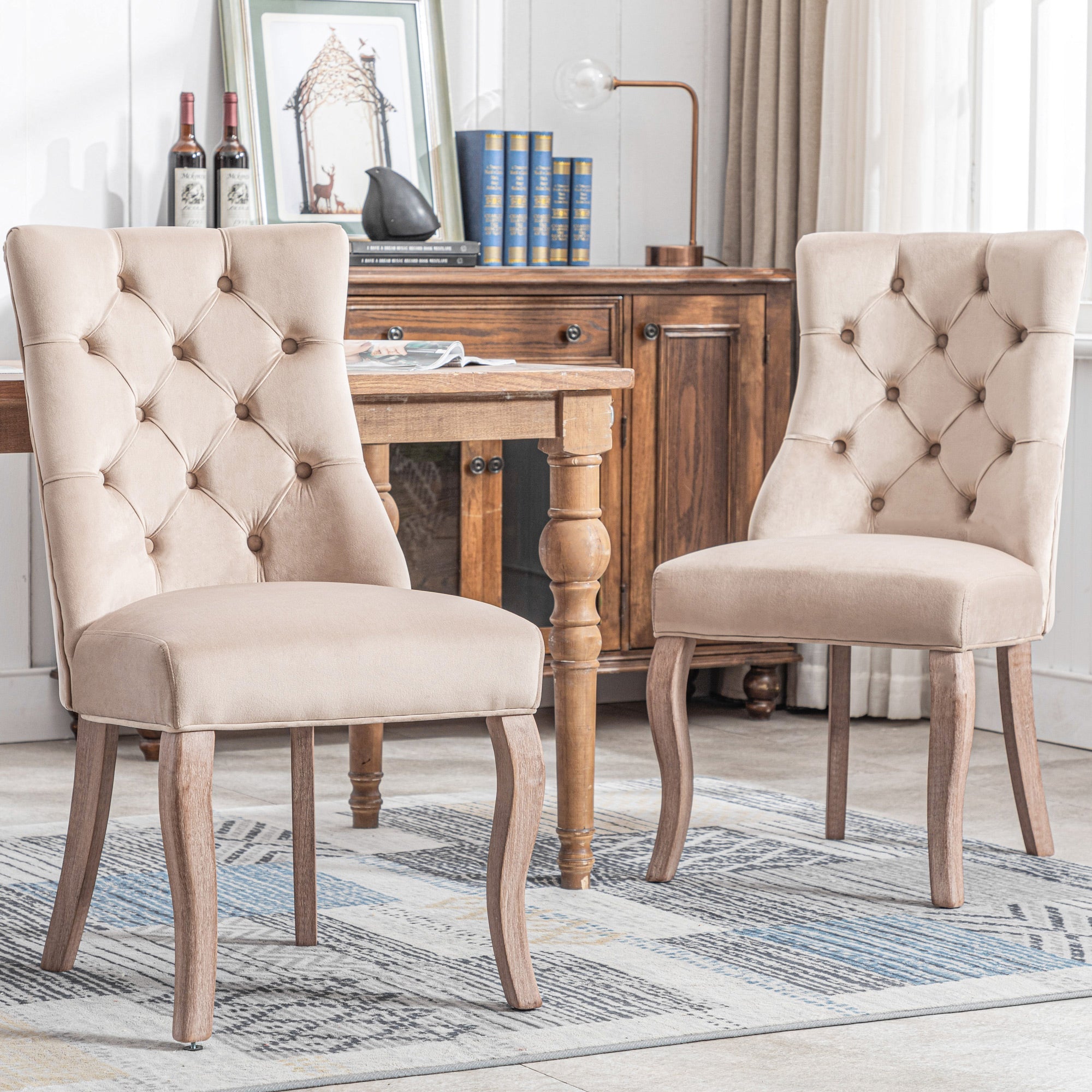 Logidon vierpootsstoel beige fluweel met knoopstiksel stijlvol