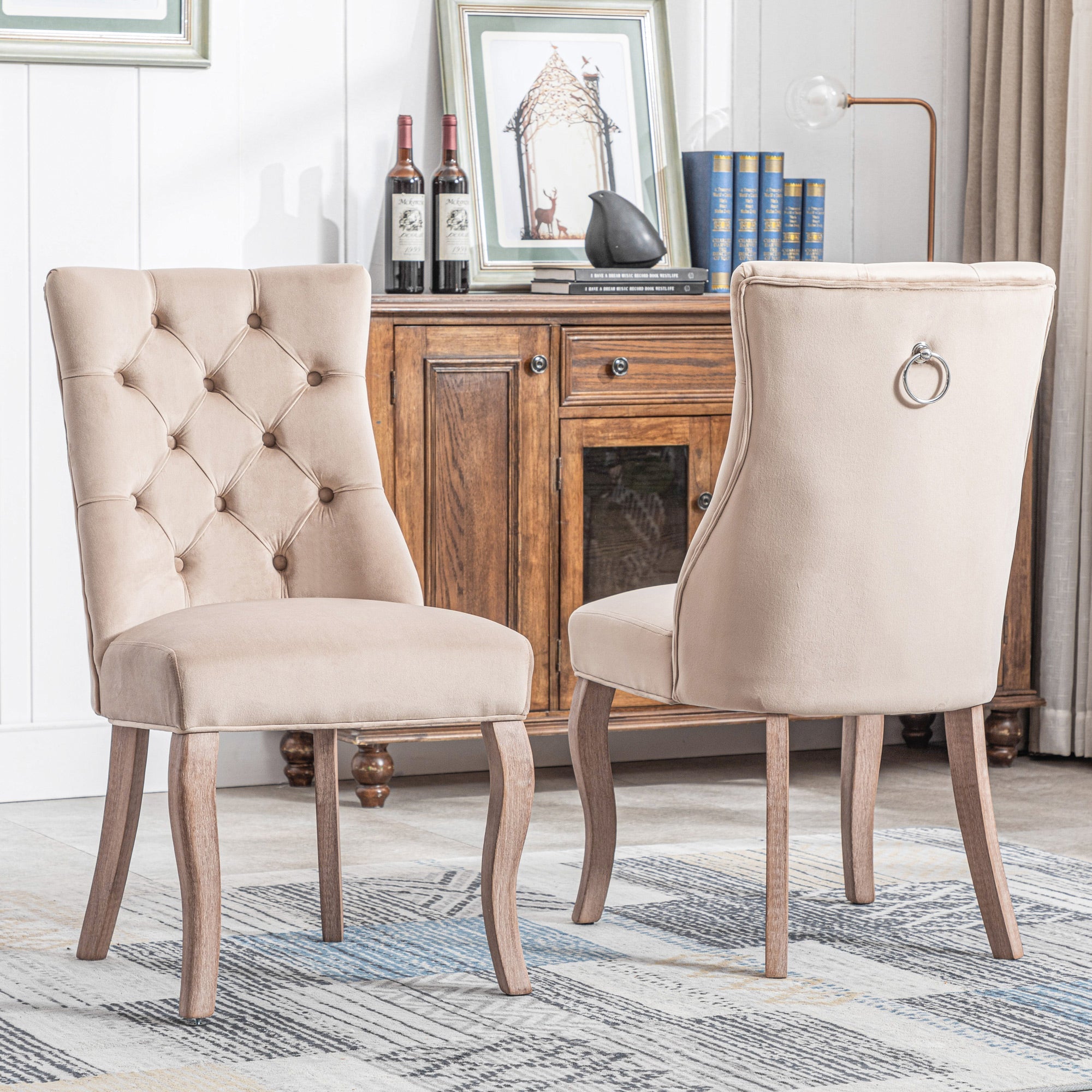 Logidon vierpootsstoel beige fluweel met knoopstiksel stijlvol