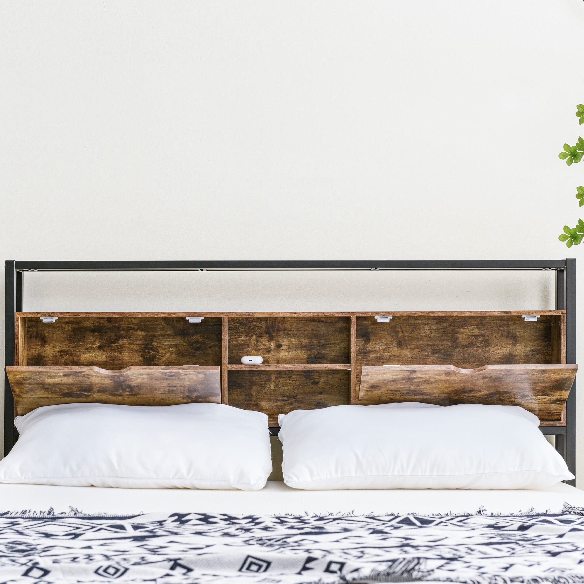 Logidon tweepersoonsbed 140x200 bruin hout metalen frame opbergruimte