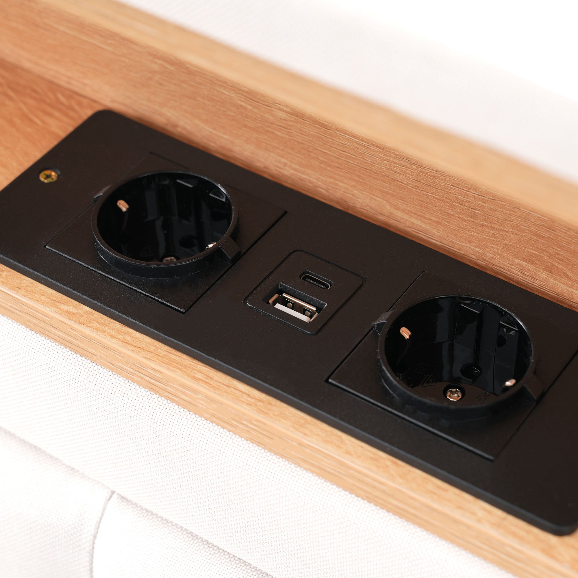 Logidon gestoffeerd bed 160x200 beige hoofdbord USB C oplaadfunctie opbergruimte