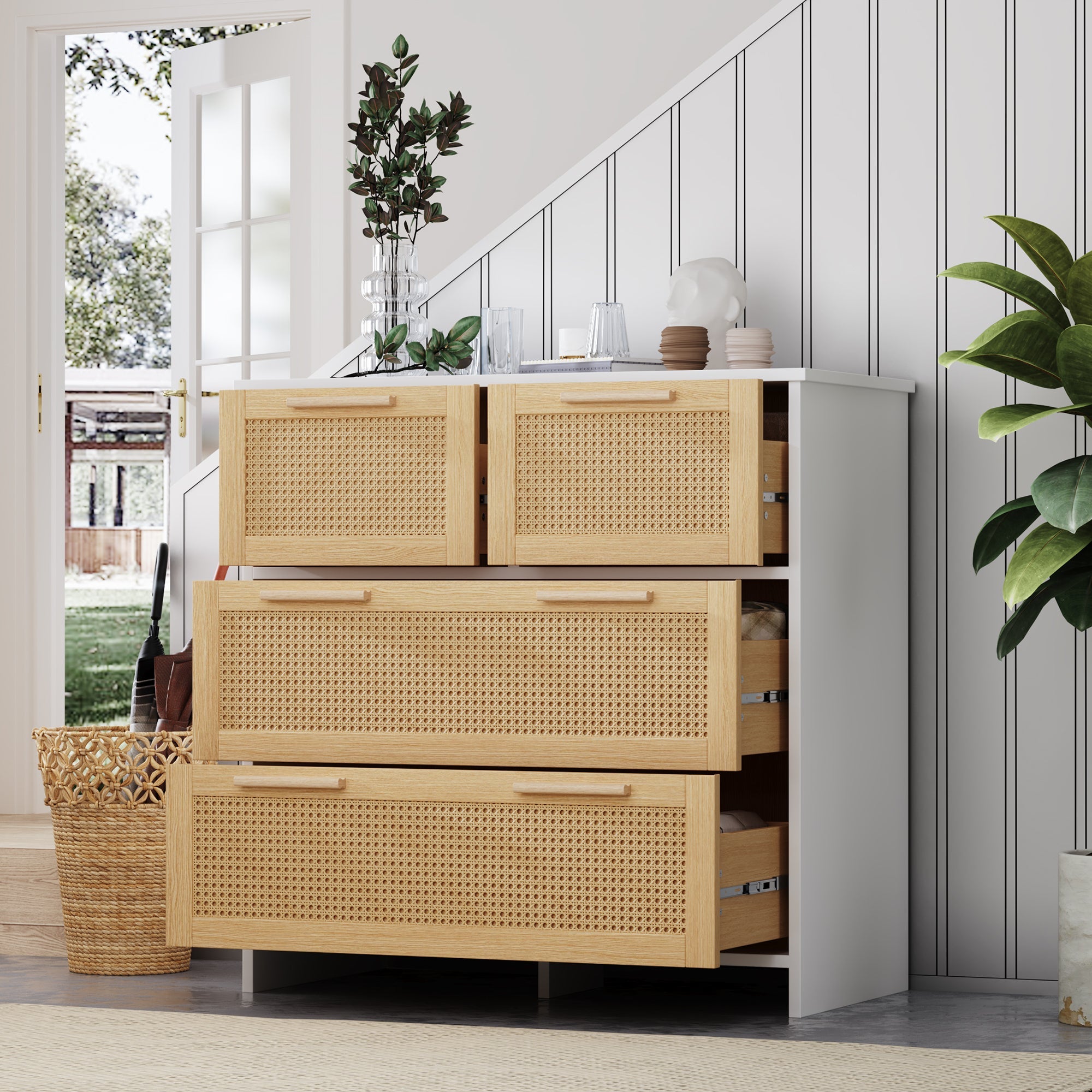 Logidon rotankast met 4 lades en massief houten handgrepen, natuurlijk wit