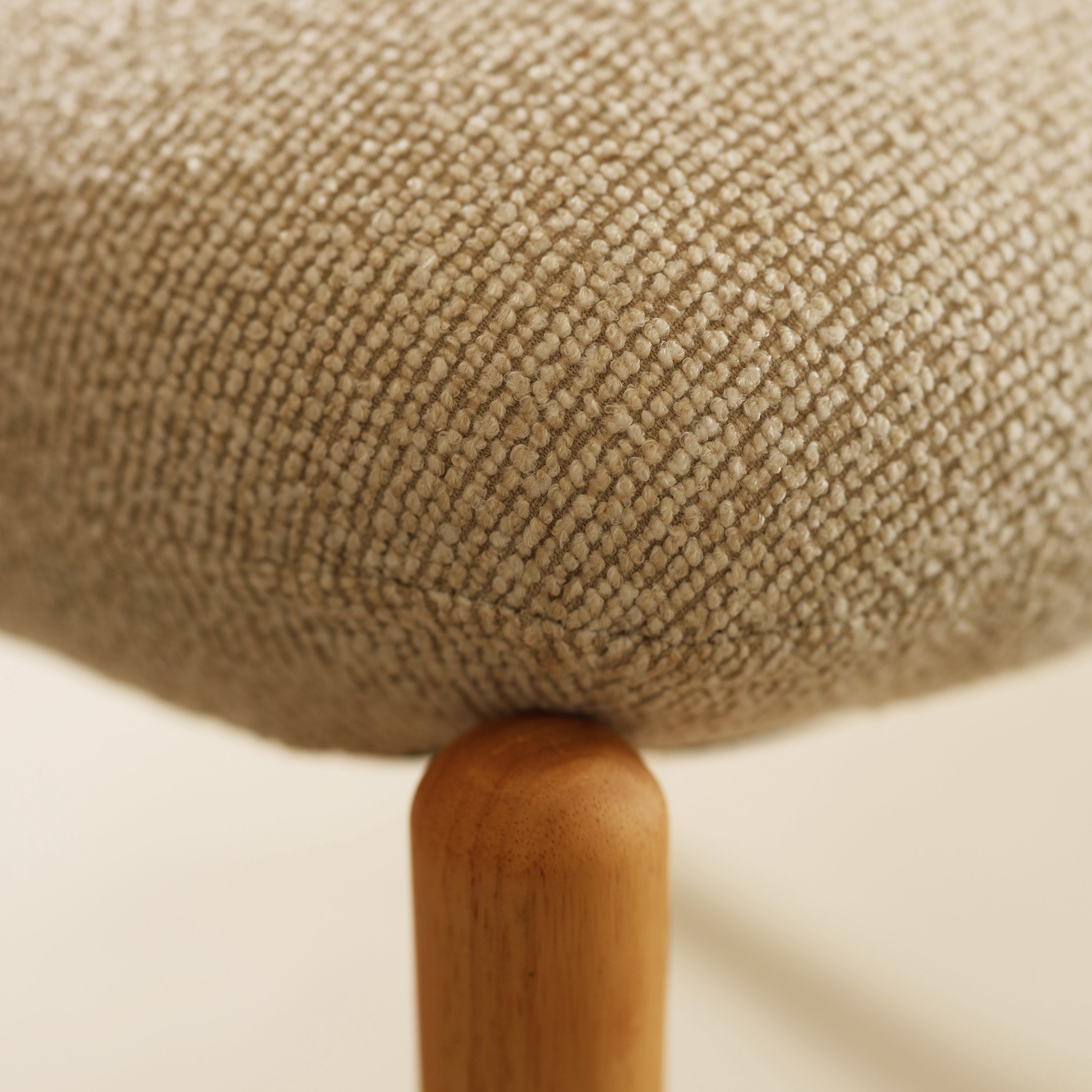 Logidon Frank Houten Stoel Beige Gewatteerd - Minimalistisch Design