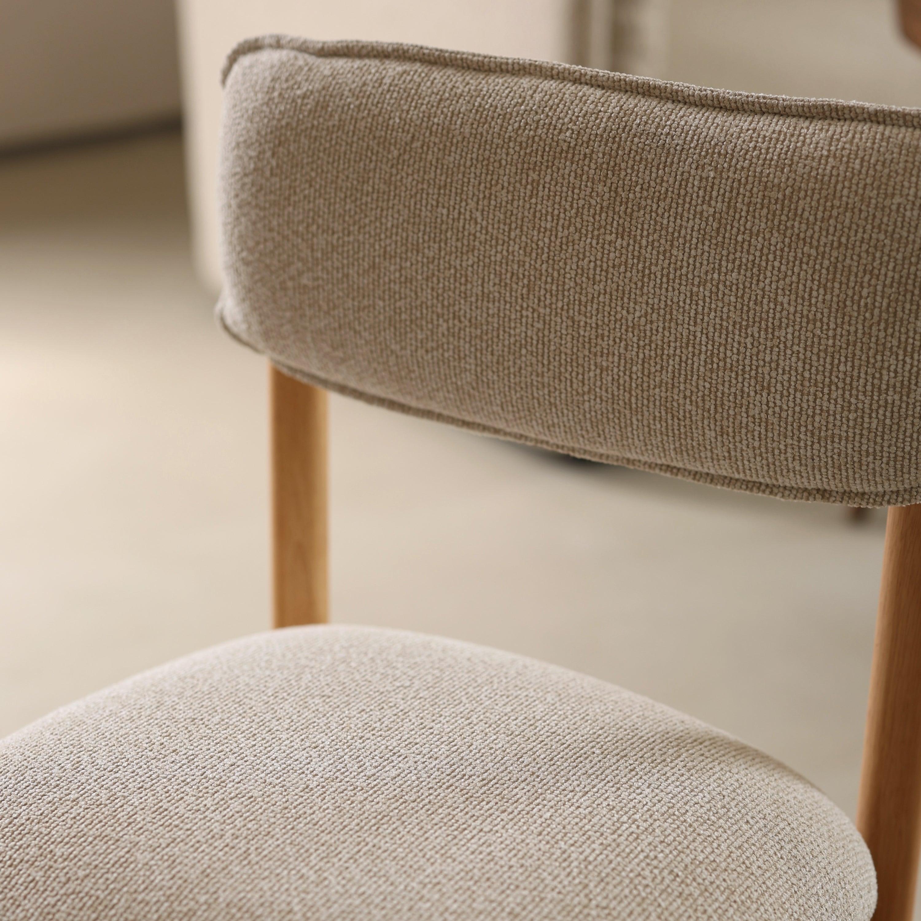 Logidon Frank Houten Stoel Beige Gewatteerd - Minimalistisch Design