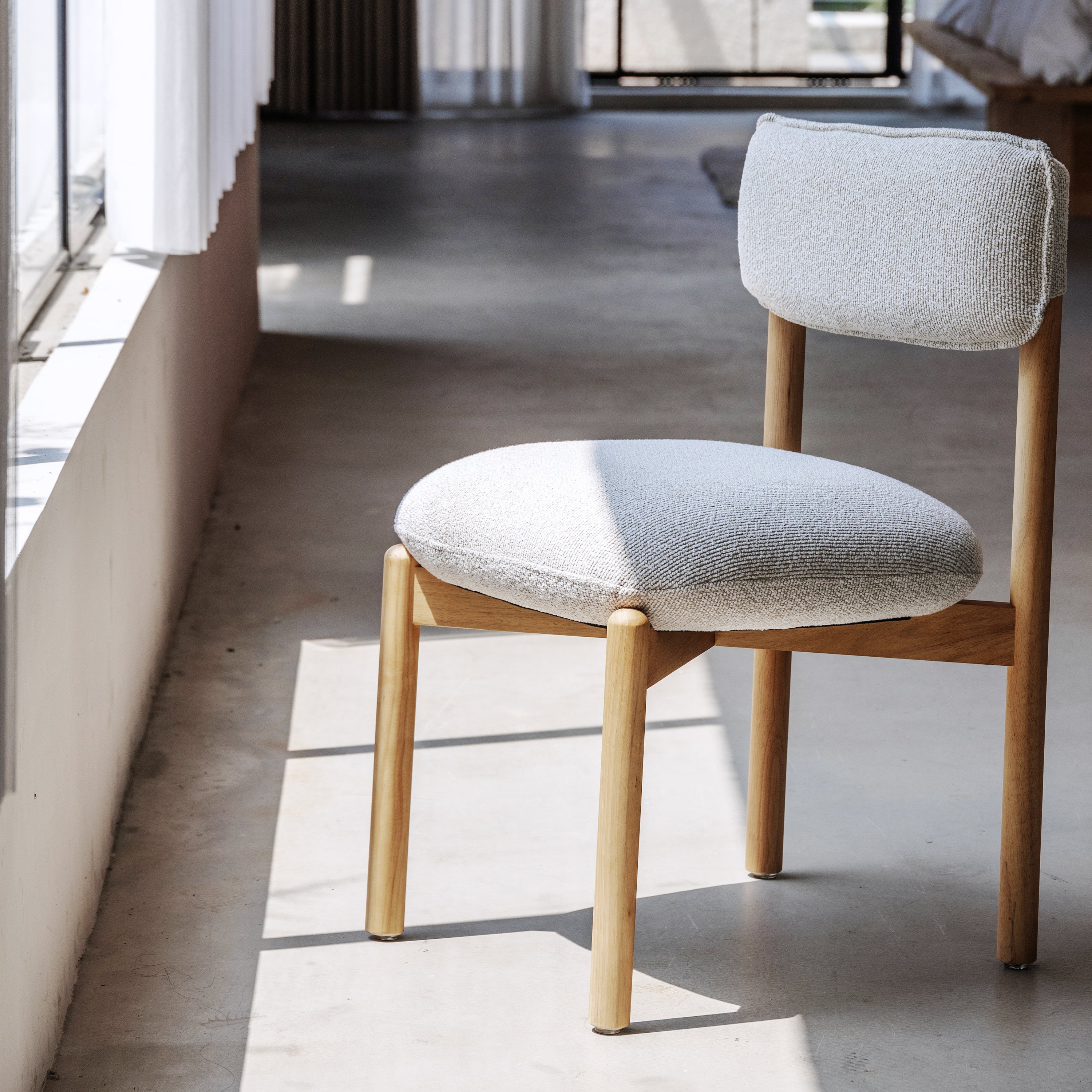 Logidon Frank Houten Stoel Beige Gewatteerd - Minimalistisch Design