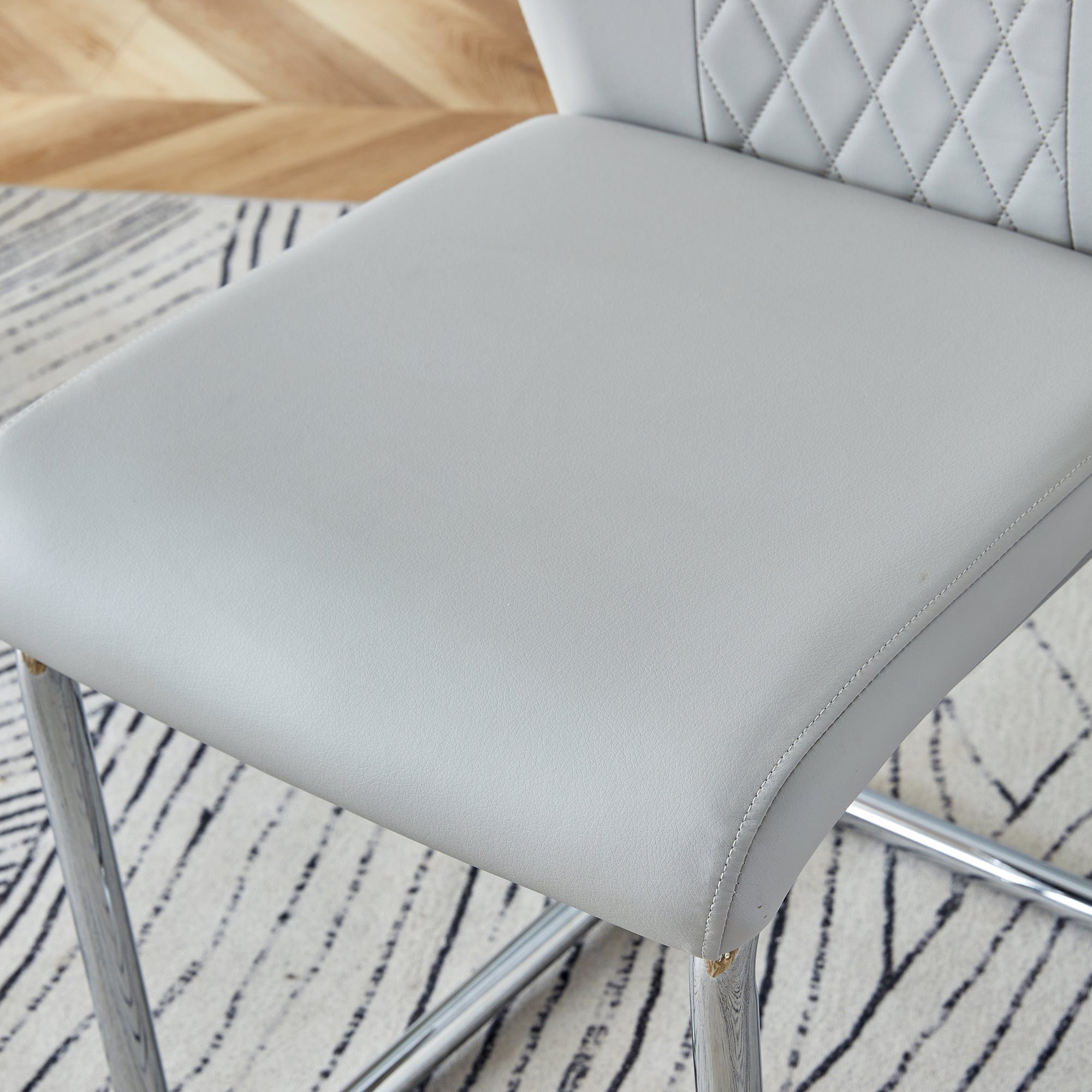 Logidon Scandinavische stijl lichtgrijze PU eetkamerstoelenset met vier stoelen