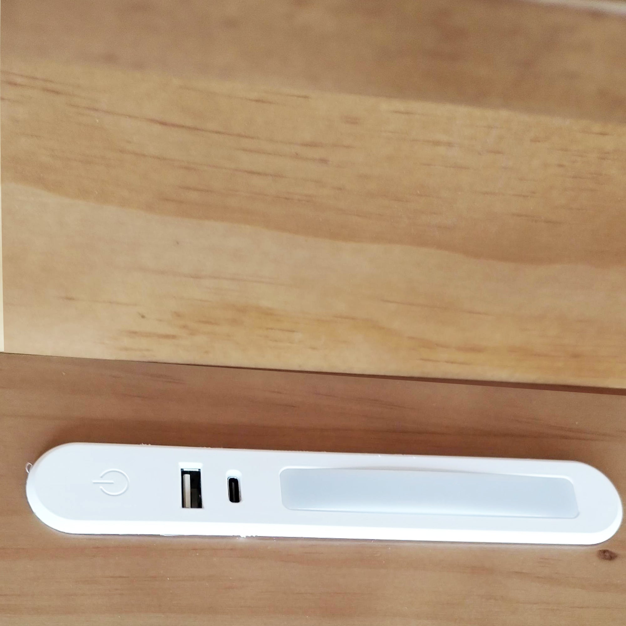 Logidon houten bed 90x200 cm naturel met USB-C stopcontact en LED