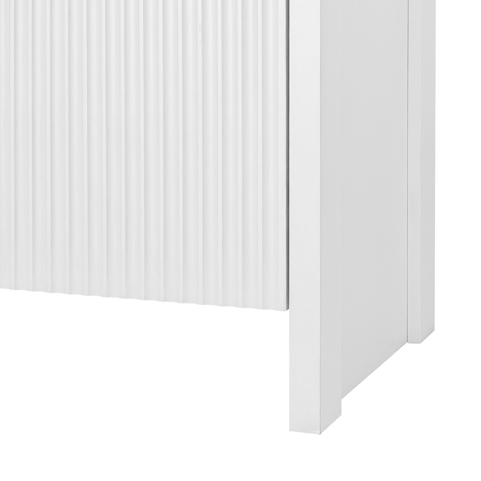 Logidon wit dressoir met gouden handgrepen en verstelbare planken