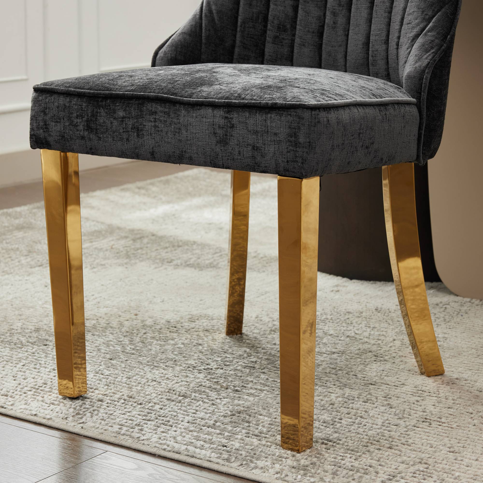 Logidon Chenille Eetstoelenset Zwart Gouden Poten Set van 2 65x50x95 cm
