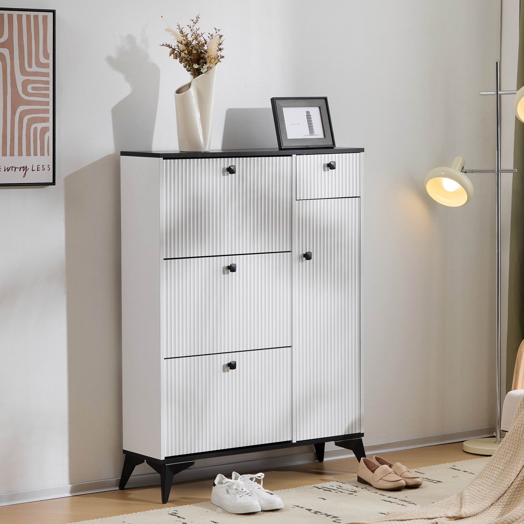 Logidon schoenenkast wit zwart H 121 cm 3 kleppen 1 lade 1 deur