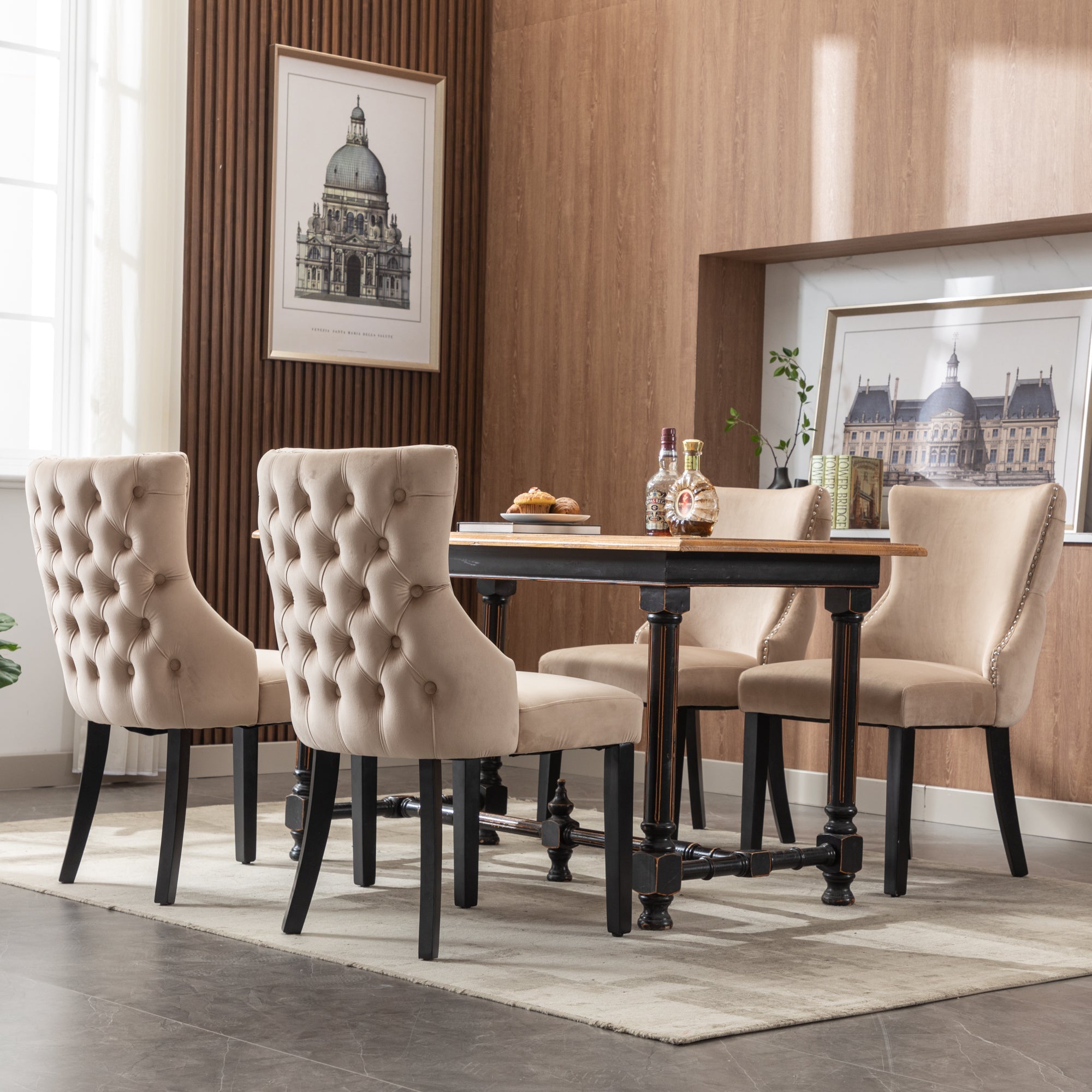 Logidon 4-poots stoel beige fluweel met doorgestikt massief houten frame met knopen