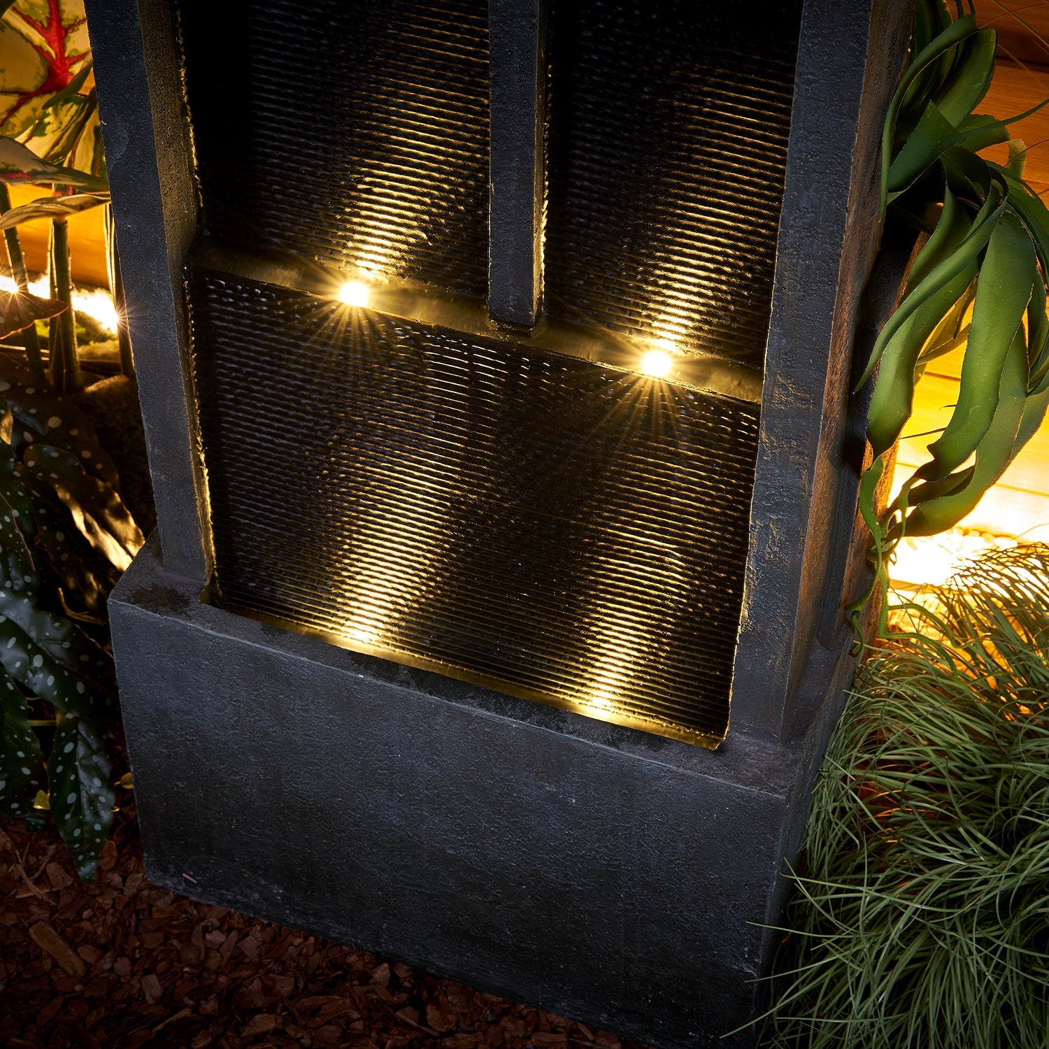 Logidon 128 cm moderne waterfontein gemaakt van polyresin zwarte LED