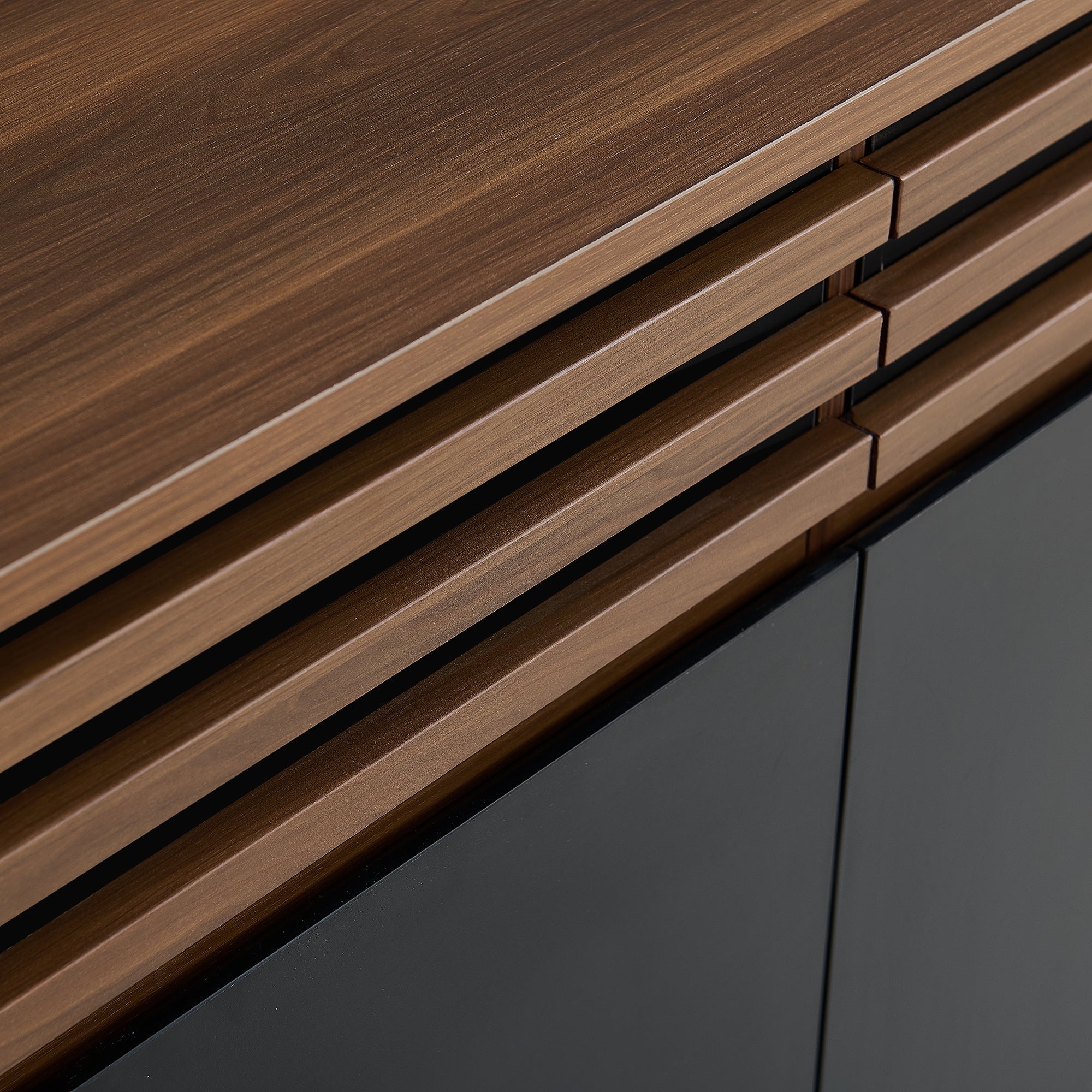 Logidon Modern dressoir 150 x 40 x 85 cm houtlook zwarte deuren