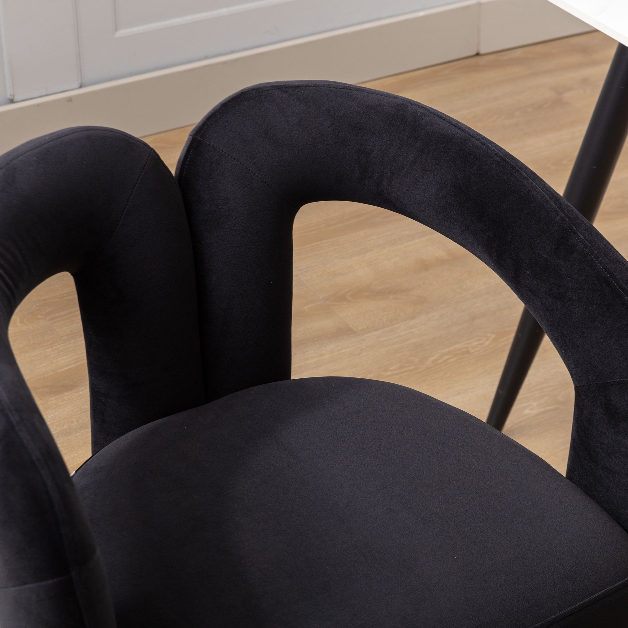 Logidon fluweelaccentstoel zwart set van 2 gestoffeerde eetkamerstoelen