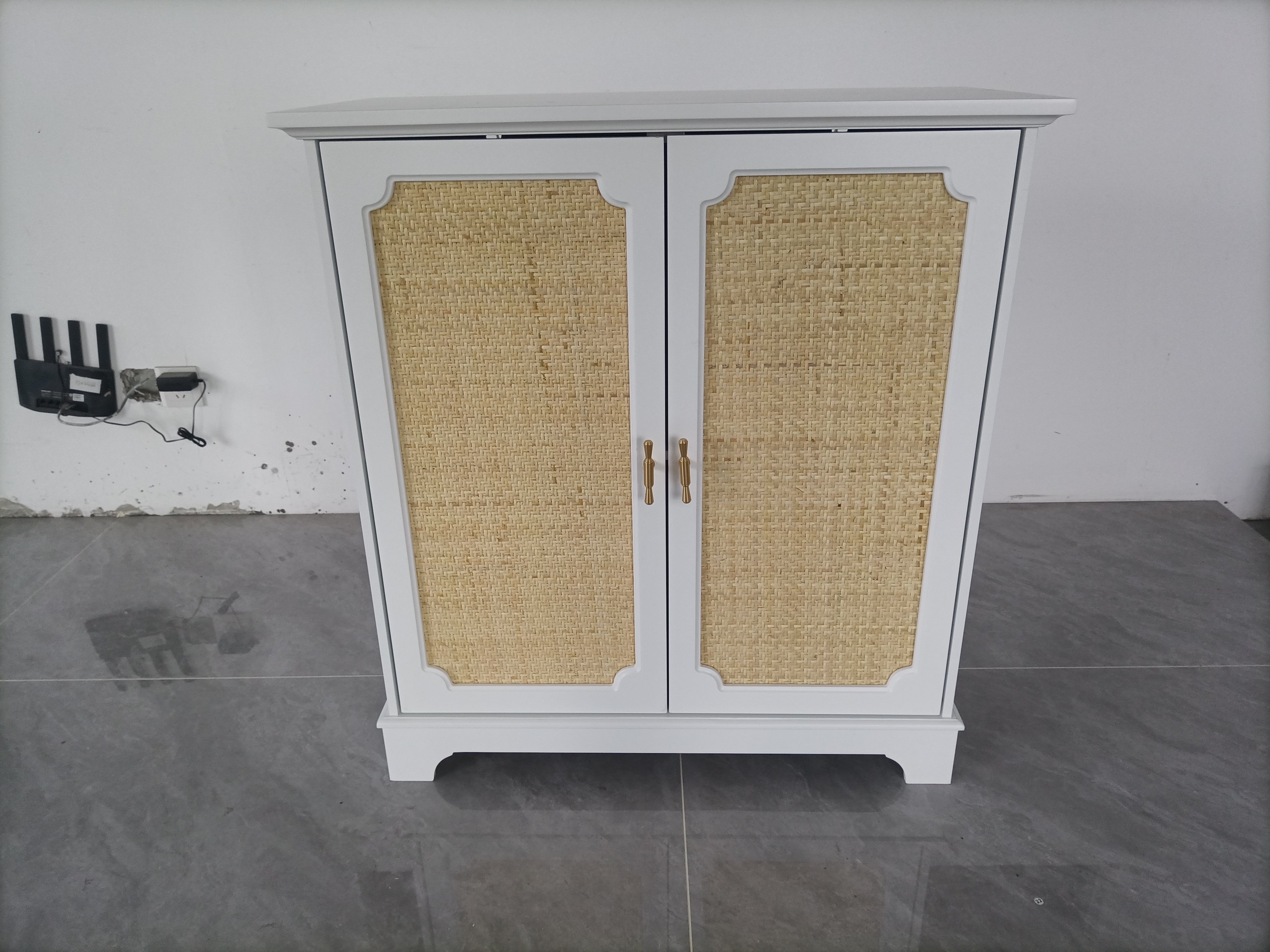 Logidon Dressoir Wit 80x38x86 cm met rotan sierdeuren