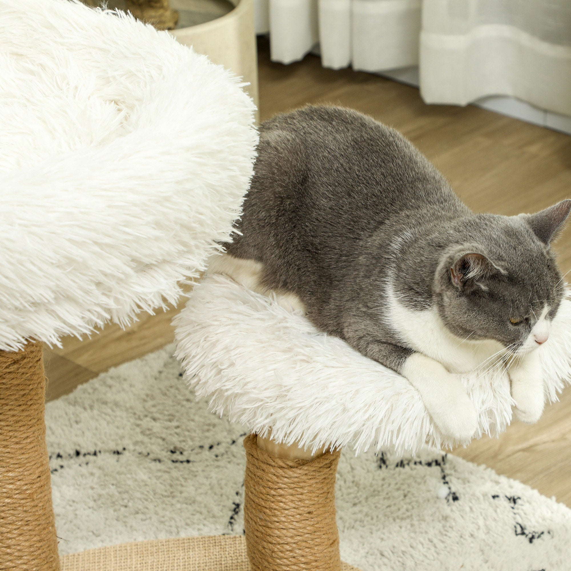 Logidon Kattentoren 61,5 cm Krabpaal van wit perenhout met speelgoedbal