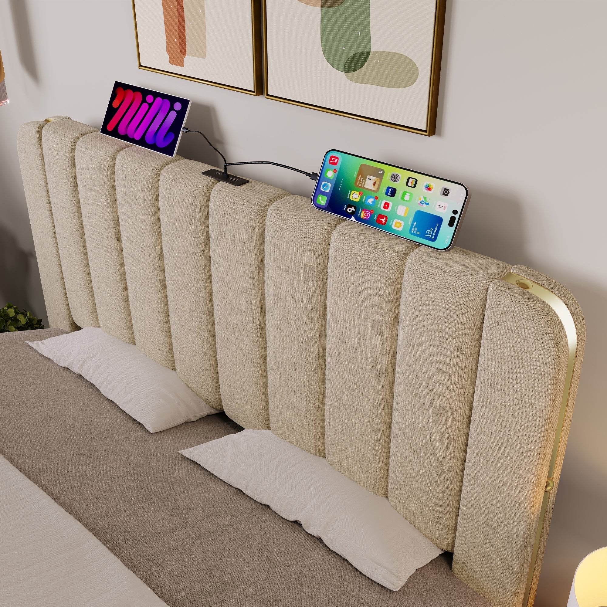 Logidon gestoffeerd bed 160x200 beige linnen met hoofdeinde gouden rand USB-C