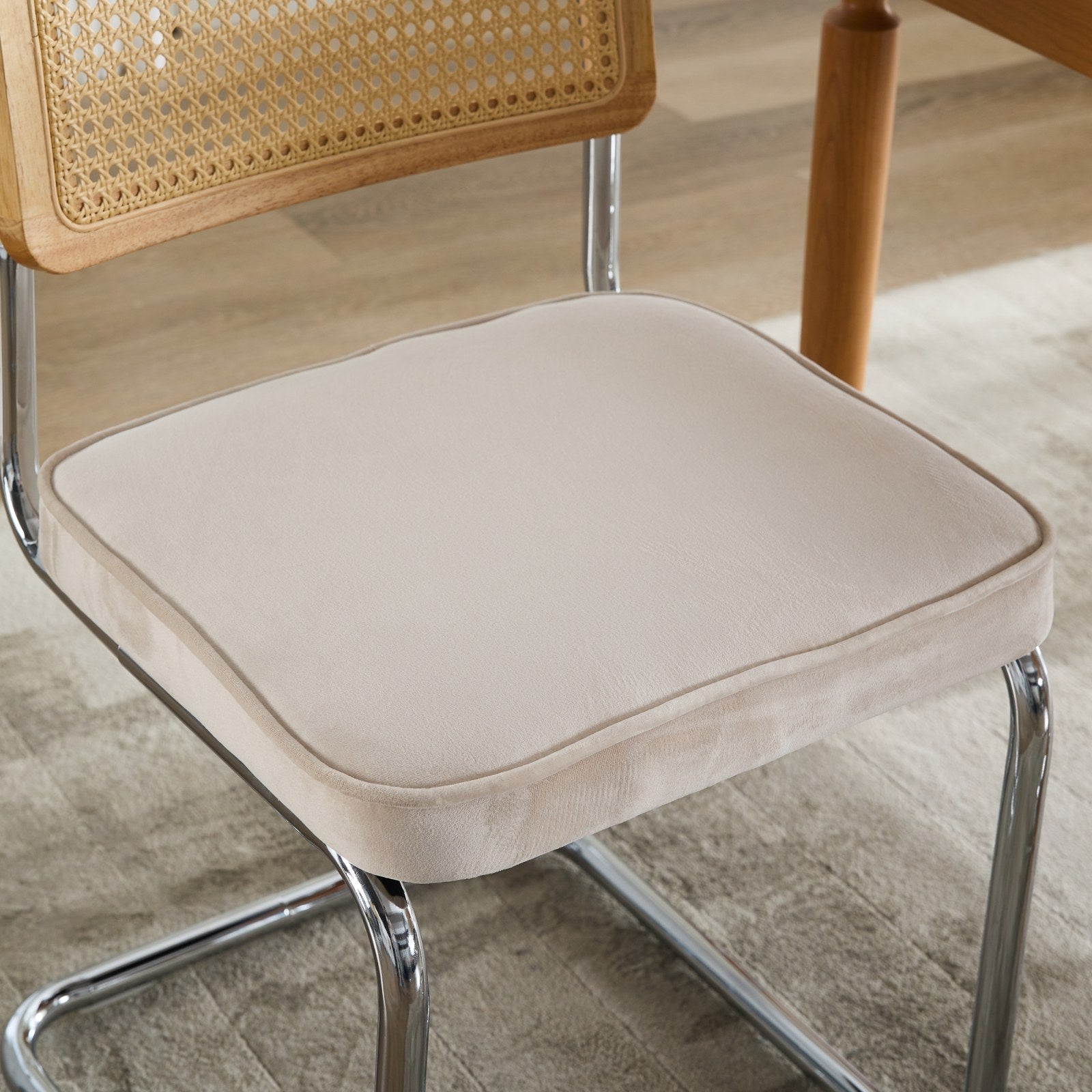 Logidon eettafel stoelen set van 2 velours zitting rotan rugleuning chroom frame beige