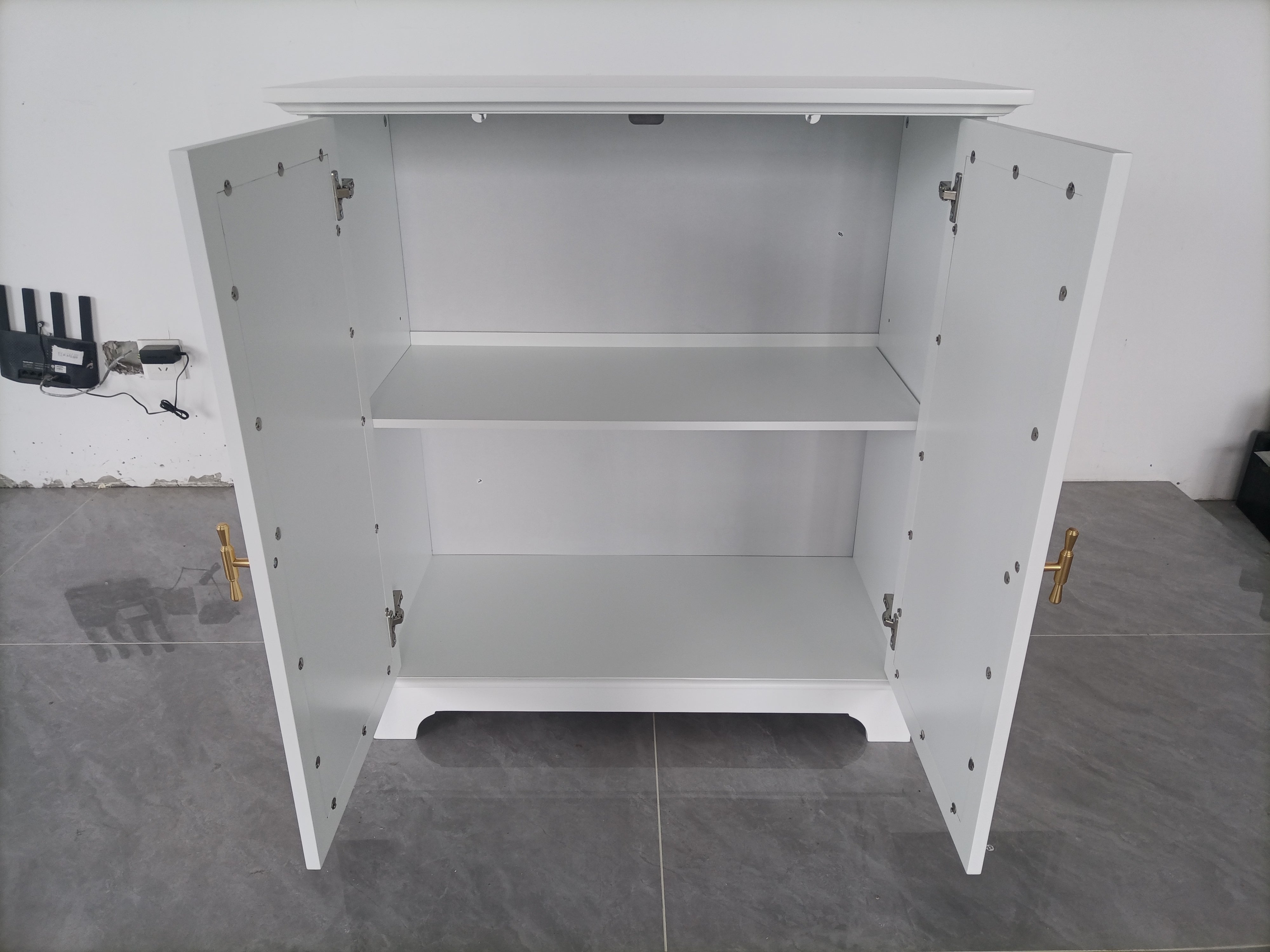 Logidon Dressoir Wit 80x38x86 cm met rotan sierdeuren