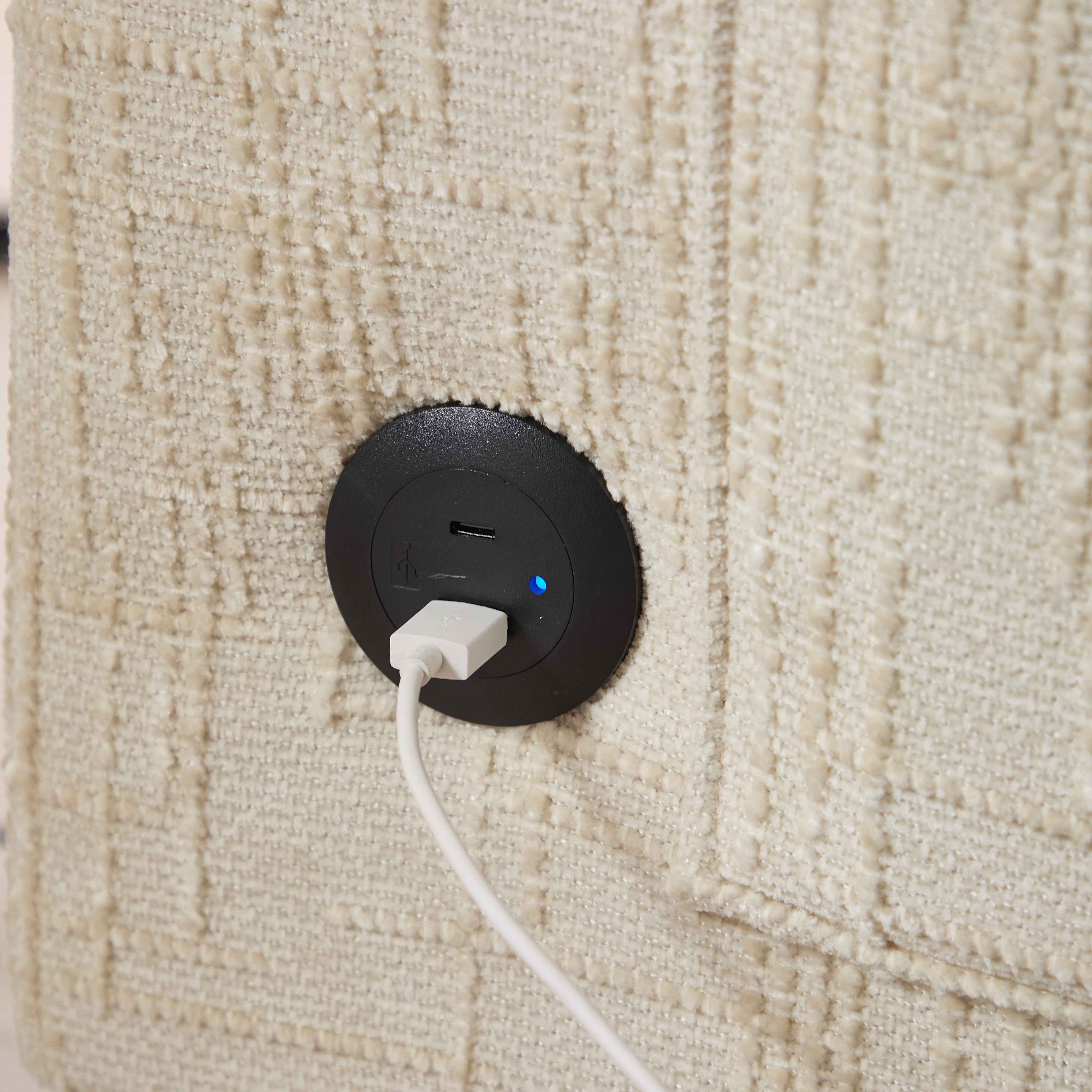 Logidon tweezitsbank van chenille, beige LED-USB-opbergruimte, houten poten