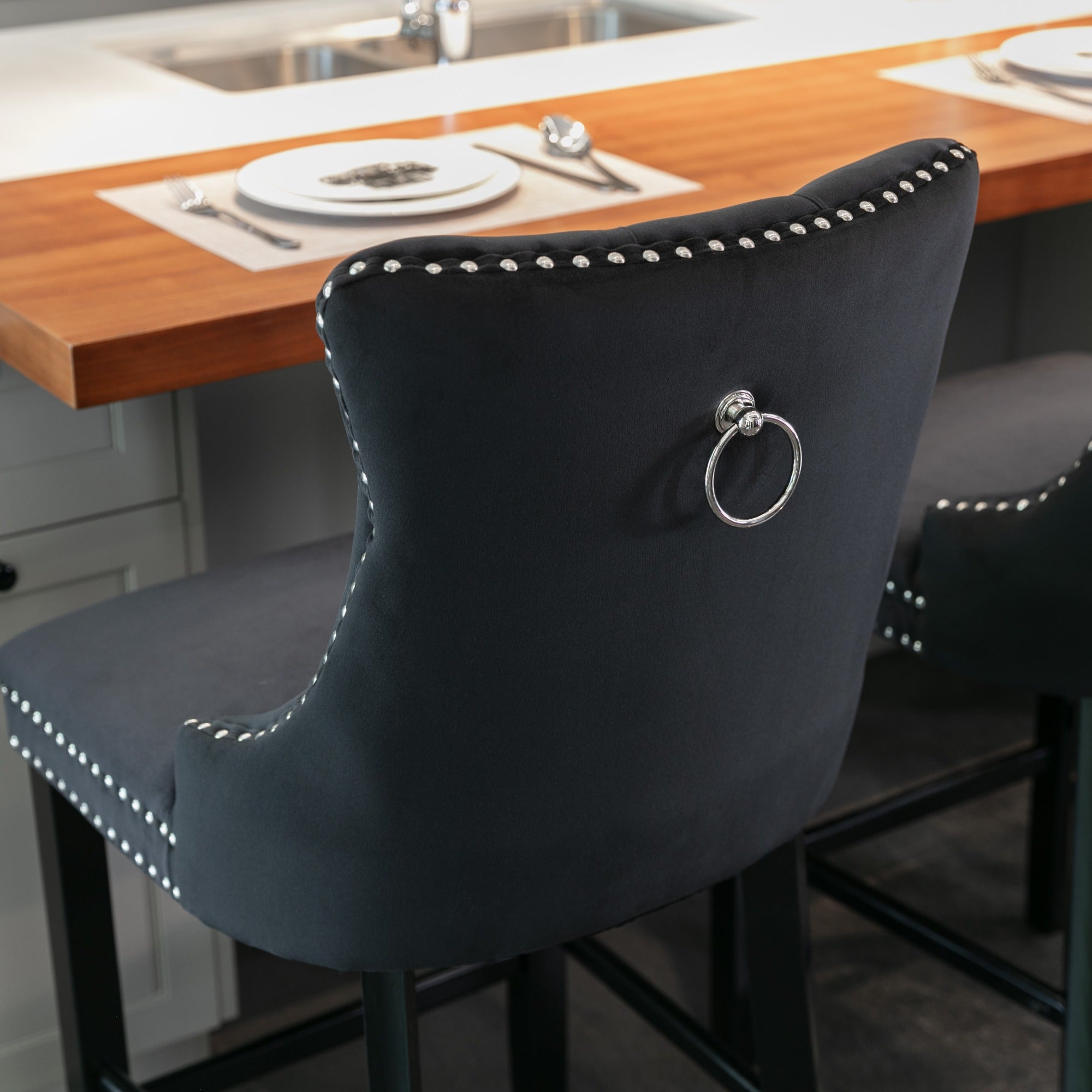 Logidon Velours Barkruk Set 2 Zwart Met Knoopstiksels En Houten Poten